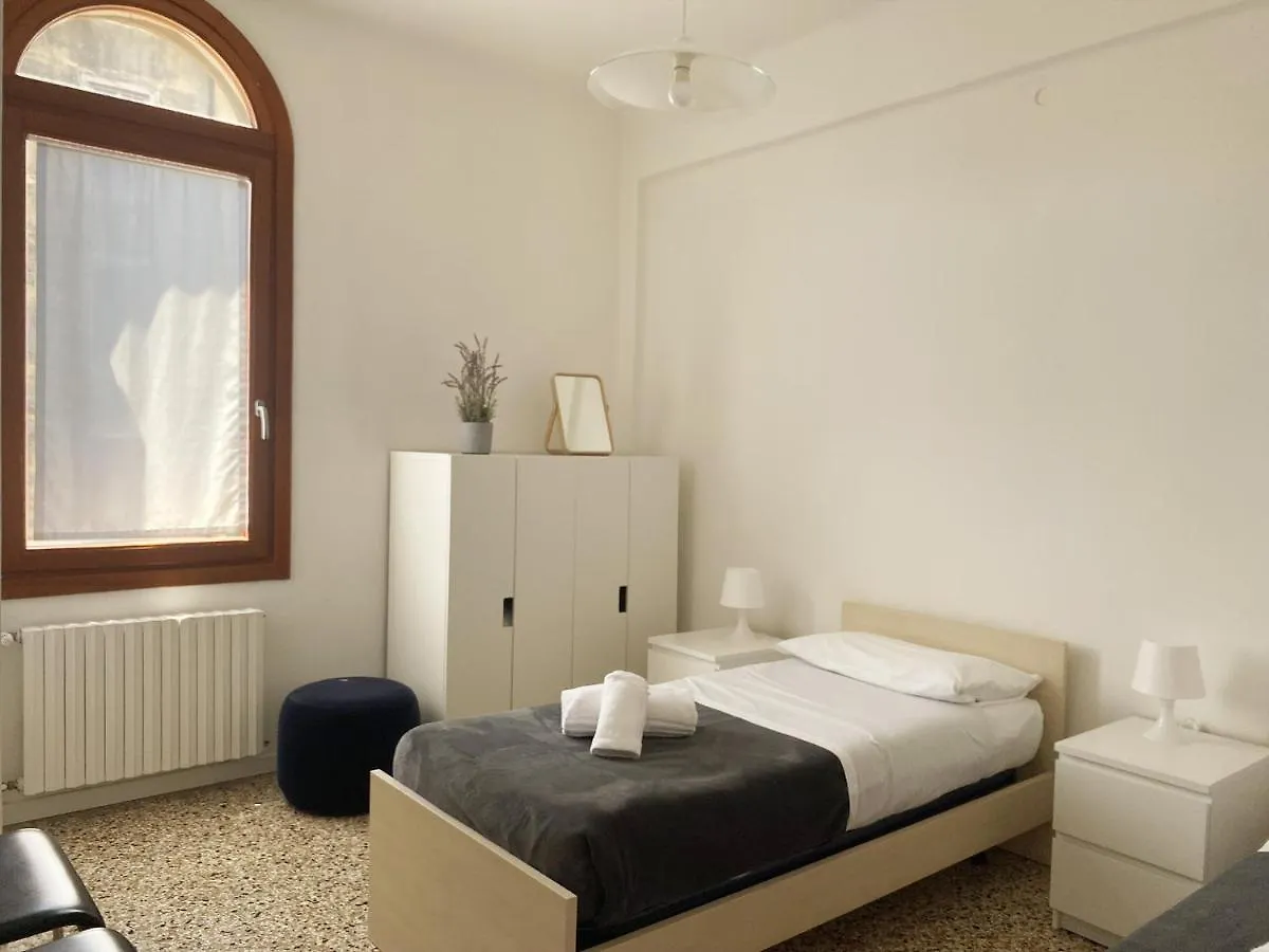 Ca' Girolamo Apartment Venecia 0*,  Italia